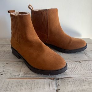 American Eagle Sherpa boots